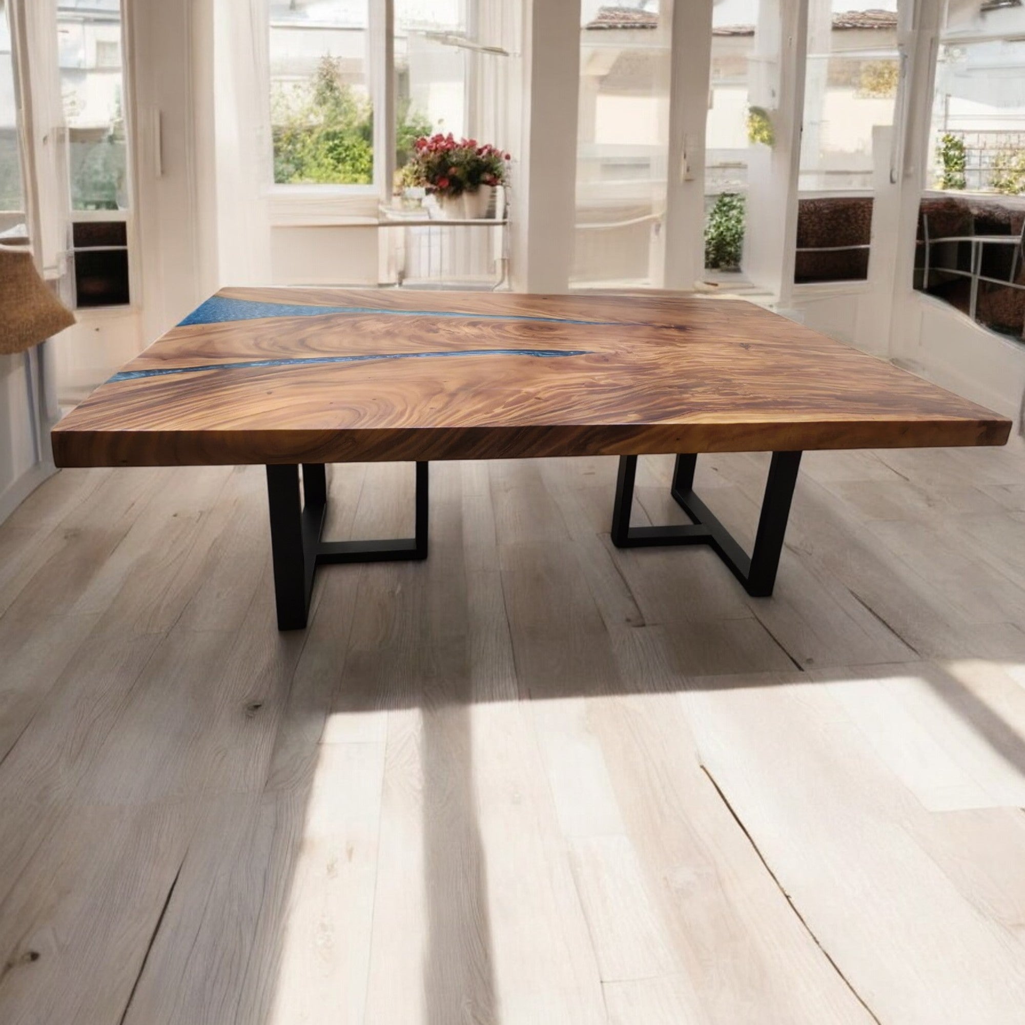 210 cm x 145 cm Blauer Esstisch aus indischem Walnussholz mit Harz und Baumkante