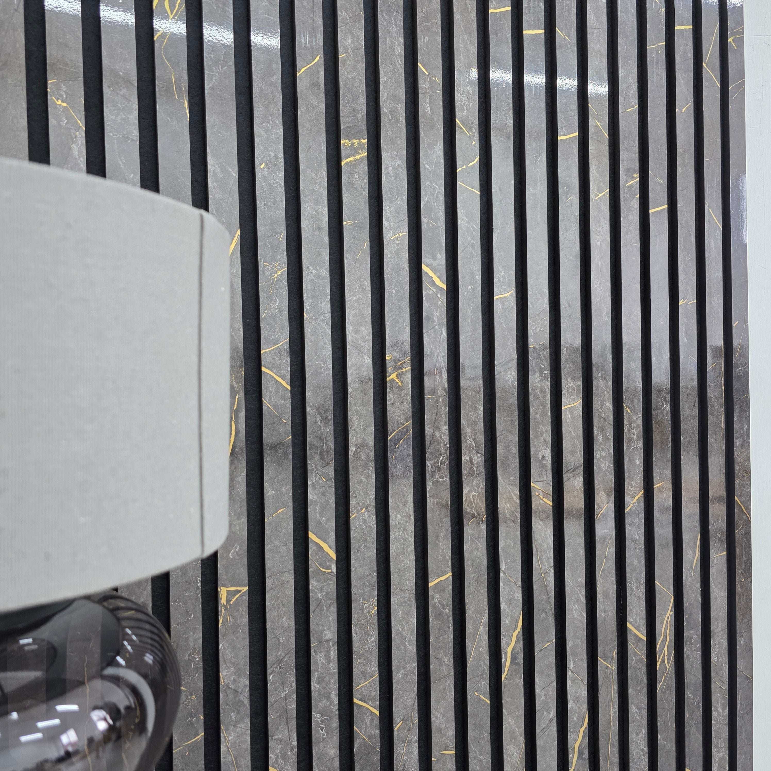 240cm x 60cm Akustik-Lamellenwandpaneel Schwarz-Gold Marmor