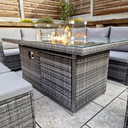 Windsor Rattan Feuertisch-Ecksofa und Hocker Gartenmöbel-Set